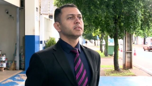 Delegado é encontrado morto com tiro na cabeça dentro de banheiro durante passeio