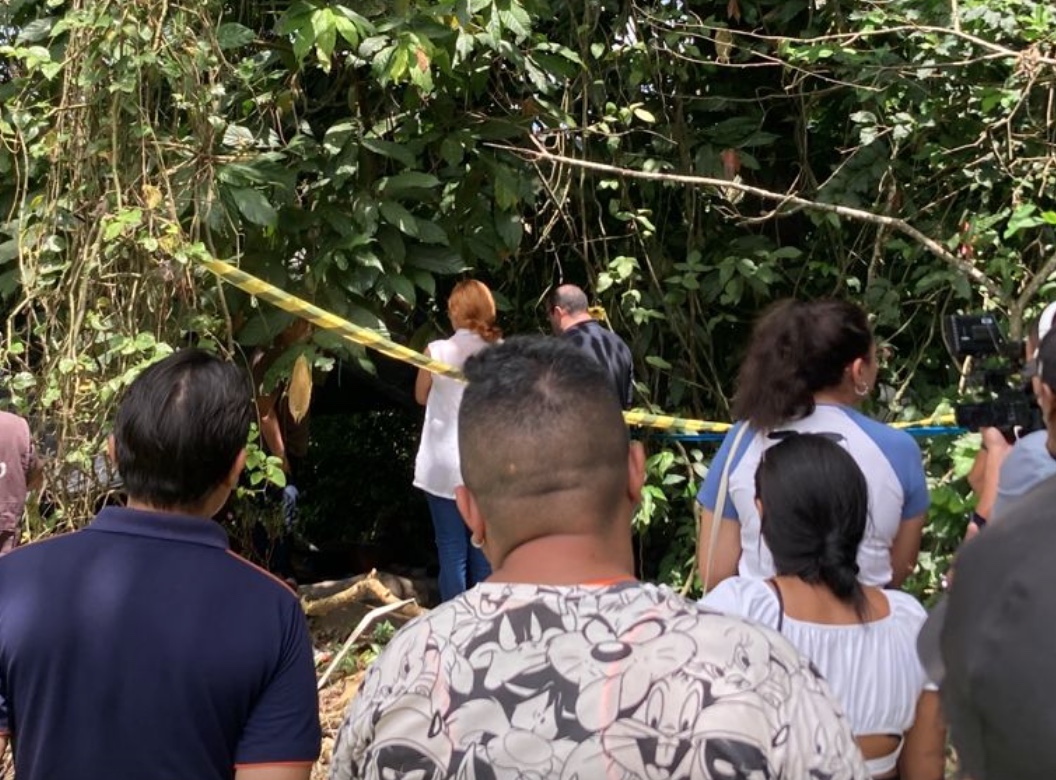 Homem é achado morto dentro de ‘cabana’ em Manaus; faca estava ao lado do corpo