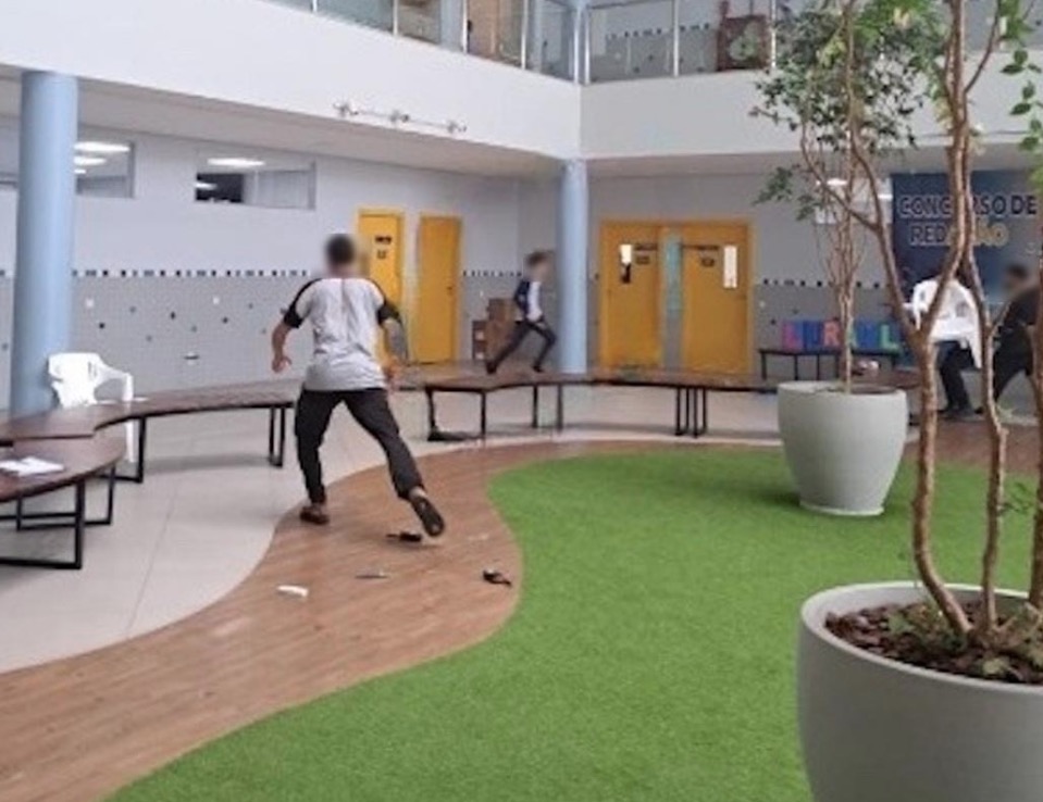 Coquetéis molotov são encontrados em mochila de autor de ataque no Colégio Adventista em Manaus