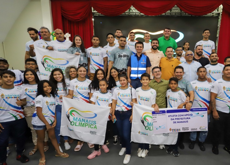 Atletas que vão competir no Brasileiro de Jiu-jitsu recebem passagens em Manaus