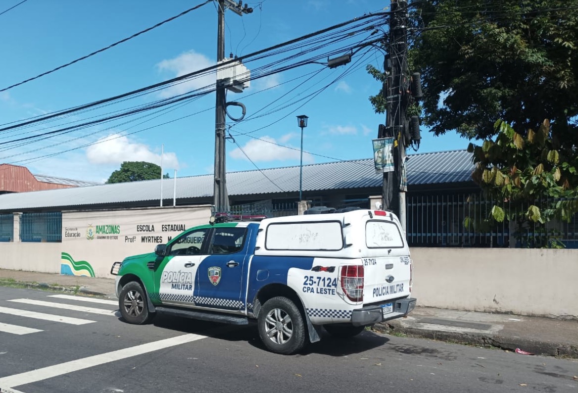Policiamento é reforçado em escolas de Manaus em dia de suspeita de ataque