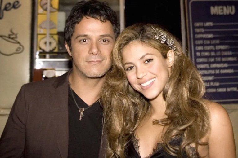 Shakira e Alejandro Sanz pretendem comprar mansão juntos, diz programa