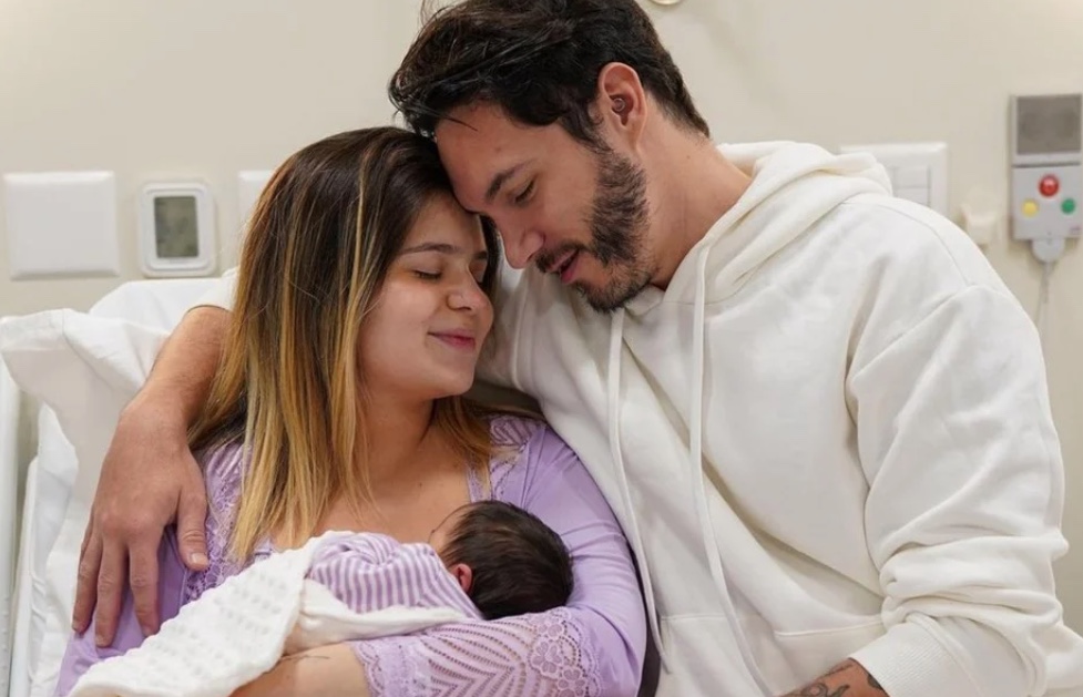 Viih Tube posta fotos do rostinho de Lua em ensaio encantador