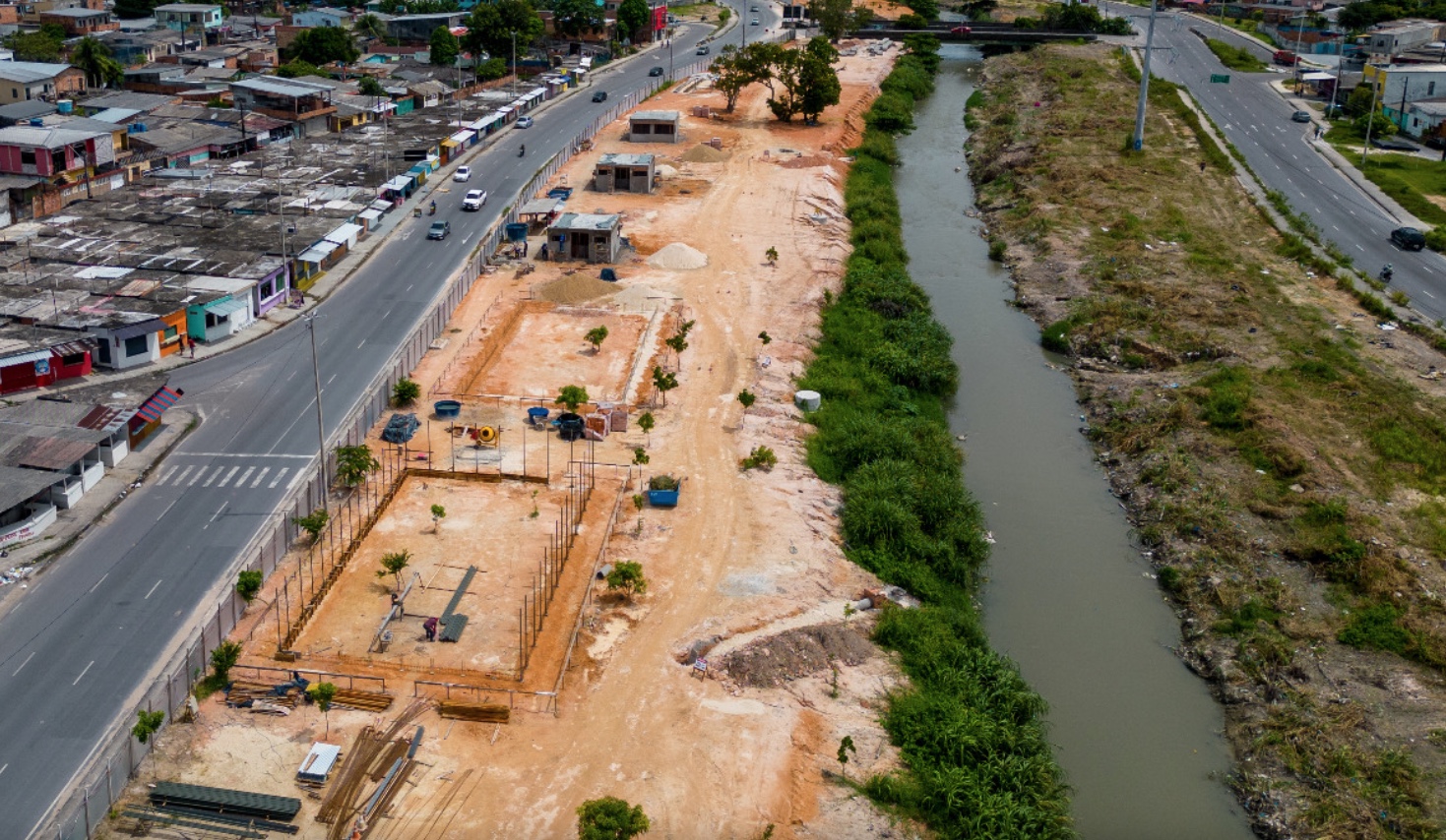 Obra do parque Amazonino Mendes avança com construção de quadras e quiosques