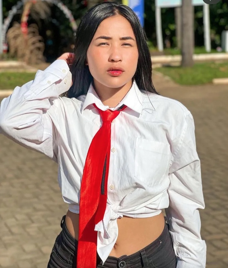 Influencer e ex-namorado são achados mortos dentro de carro