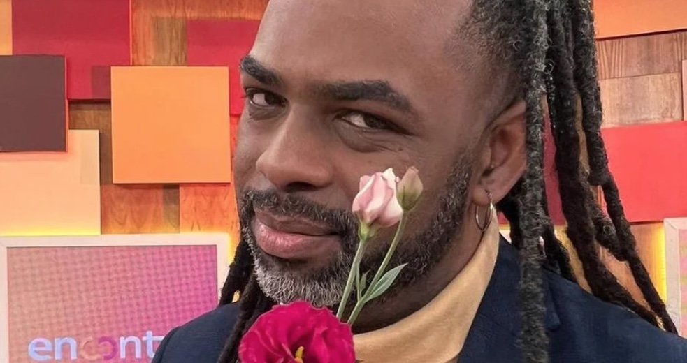 Manoel Soares já anuncia saída do 'Encontro' para amigos e Globo está incomodada, diz site