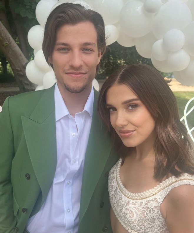 Millie Bobby Brown e Jake Bongiovi comemoram noivado com festa intimista; Veja fotos 