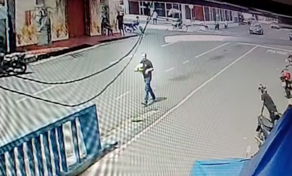 Casal distrai cliente de agência bancária e rouba malote com R$ 170 mil no Amazonas