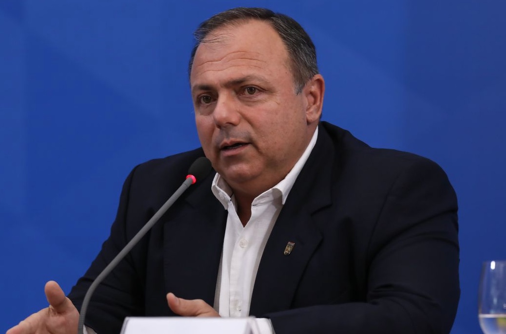 Pazuello é investigado por desvio ético em negociação para compra de vacinas