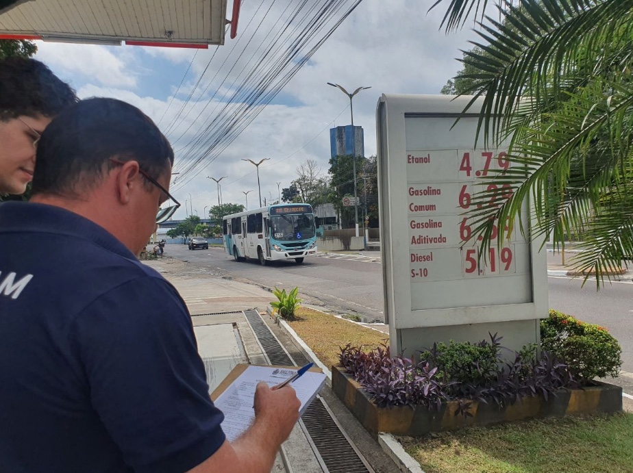Procon fiscaliza postos em Manaus após o aumento de preço dos combustíveis