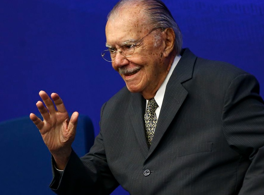 José Sarney recebe alta após queda e diagnóstico de isquemia cerebral