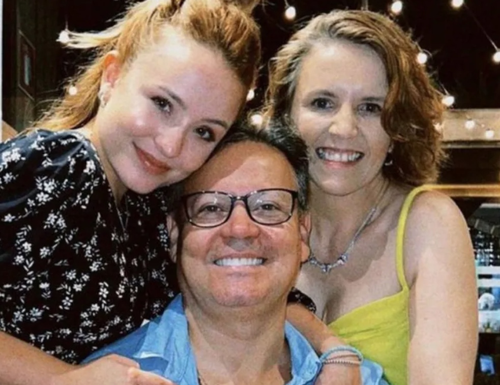 Pais de Larissa Manoela se pronunciam sobre polêmicas e venda de mansão 