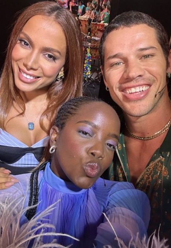 Fãs resgatam tweet antigo de atriz da Globo detonando Anitta após foto juntas