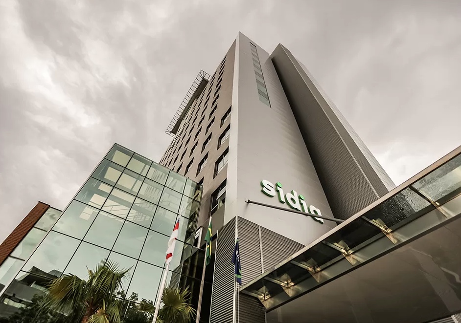 Pesquisador do Sidia demitido por registrar ponto on-line tem justa causa anulada em Manaus