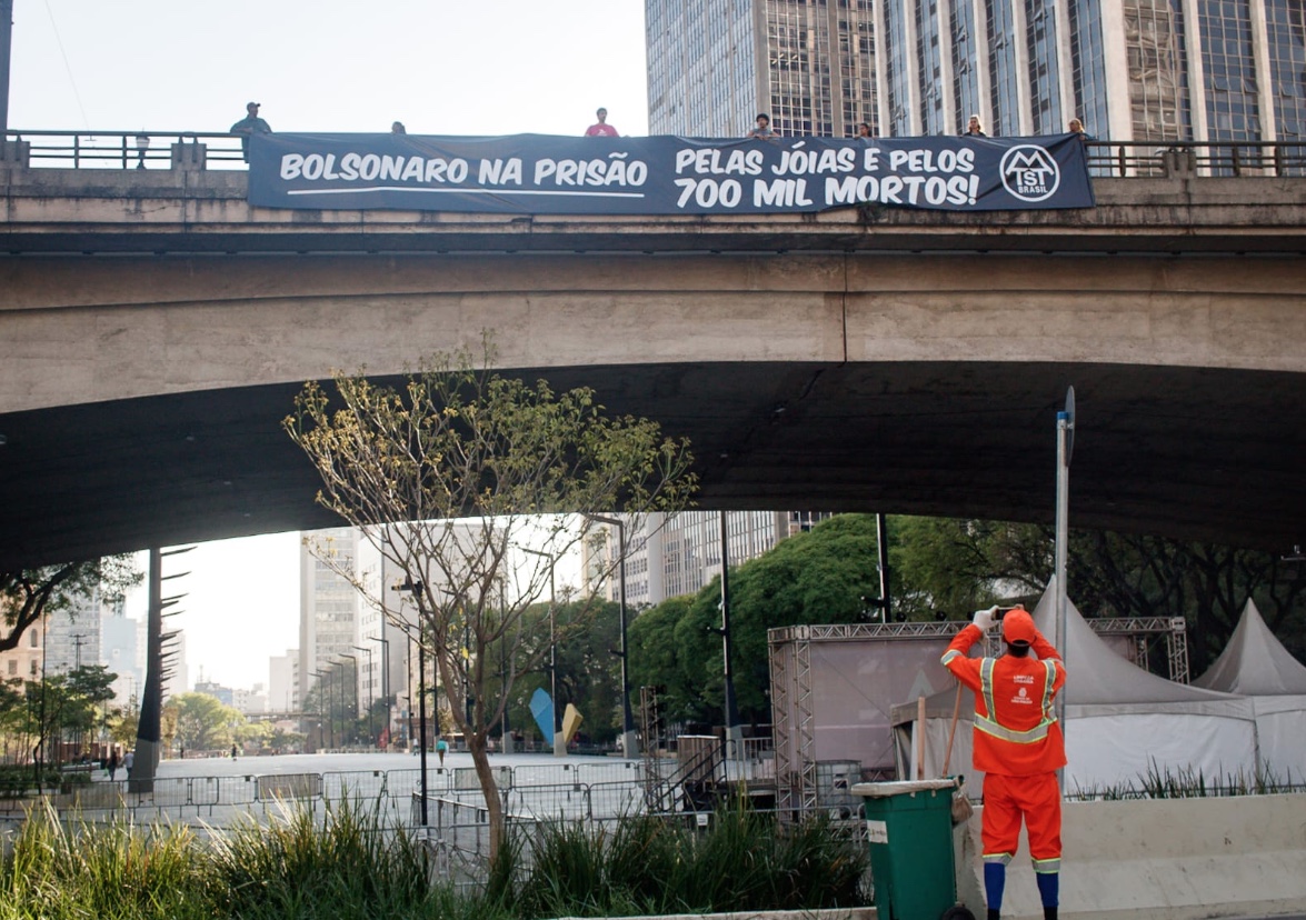 MTST protesta e pede a prisão de Bolsonaro em dez capitais