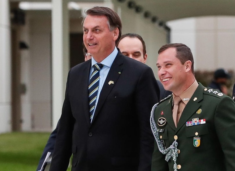 Bolsonaro discutiu plano de golpe com militares, revelou Mauro Cid em delação