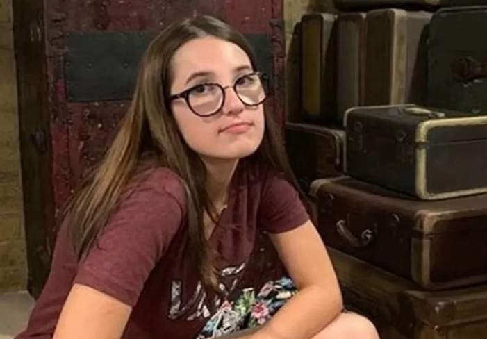 Justiça determina que jovem que matou amiga retorne à faculdade após expulsão