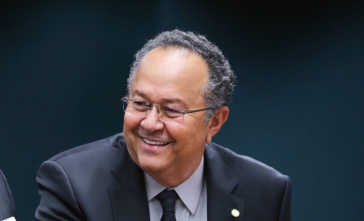 Cassado, Silas Câmara assume presidência de comissão da Câmara dos Deputados