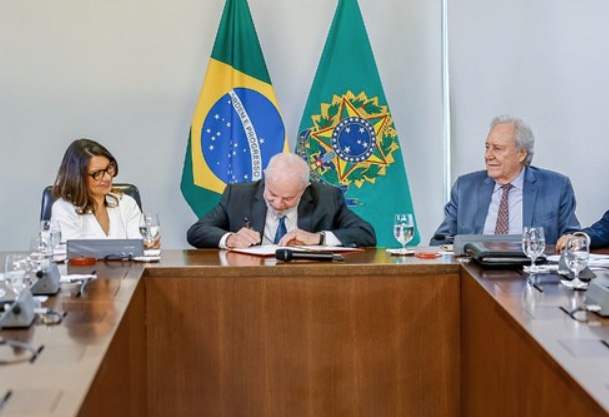   Lula sanciona lei que dá prioridade ao transporte de órgãos e tecidos para transplantes