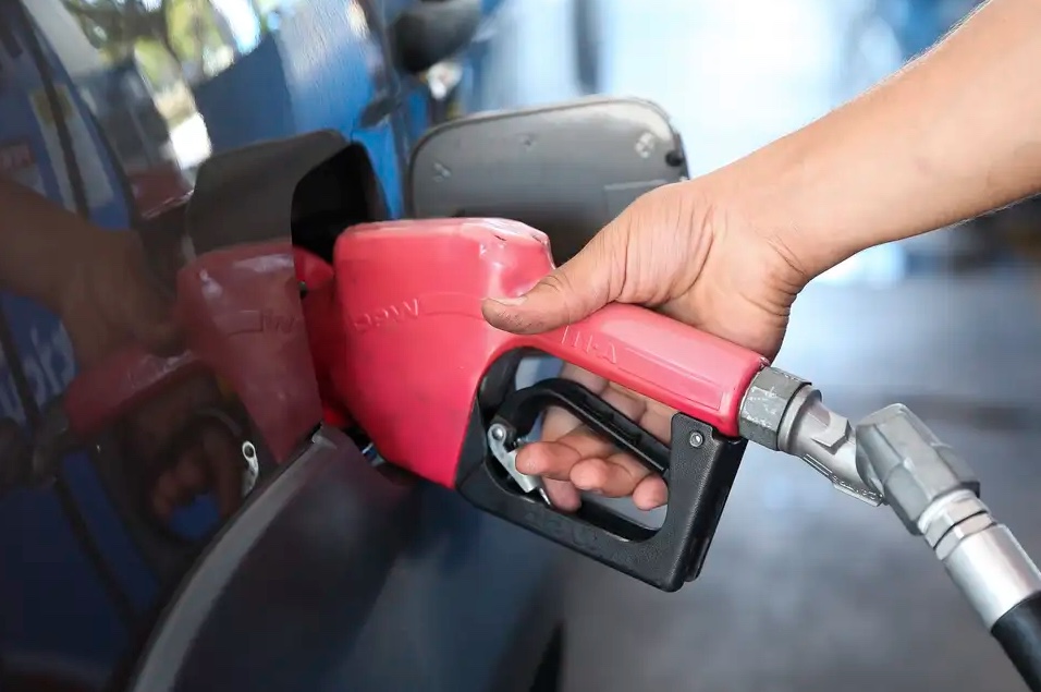 Dia Livre de Imposto em Manaus terá gasolina mais barata e lojas com até 70% de desconto em produtos