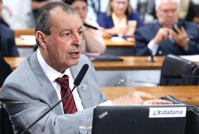 Com aval de Lula, Omar garante que Senado vai proteger ZFM na reforma tributária 