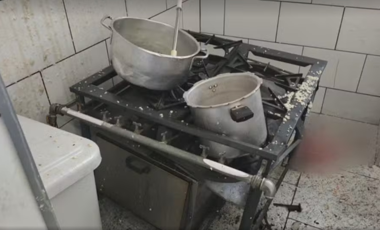 Merendeira tem mandíbula dilacerada em explosão de panela de pressão