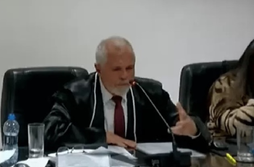 Ministro afasta desembargador do TJ-PR que disse que as mulheres estão "loucas atrás dos homens" 