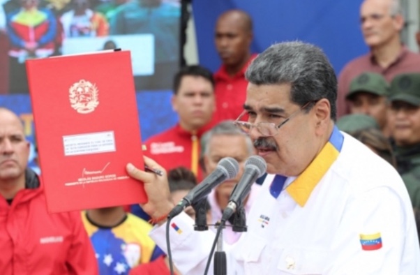 Maduro ignora pressão internacional e vai à Suprema Corte para validar reeleição