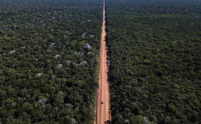 DNIT proíbe tráfego de caminhões pesados na BR-319 