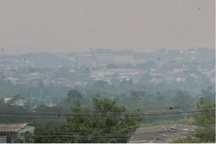 Manaus é dominada por fumaça; qualidade do ar é considerada péssima