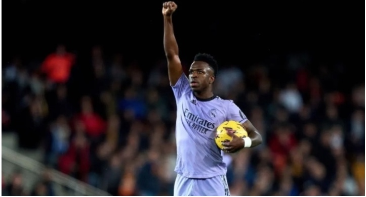 Casos de racismo no futebol brasileiro aumentaram quase 40% em 2023, diz estudo