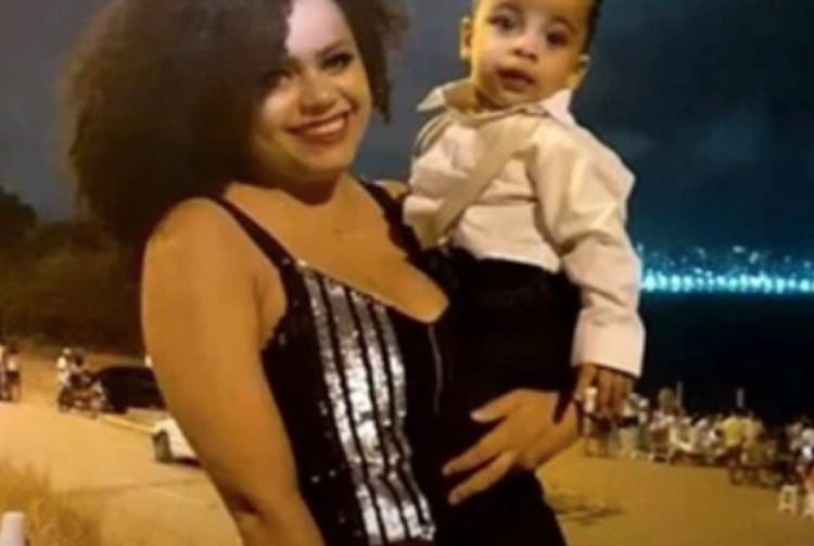 Corpo de mulher que decapitou filho é queimado em cemitério