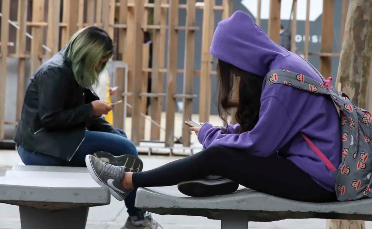 PL quer proibir uso de celular na escola, inclusive na hora do recreio; saiba mais