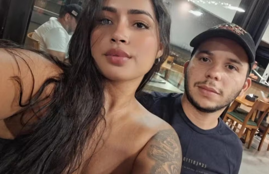 Mãe de três diz que 'alma saiu do corpo' ao descobrir gravidez de quadrigêmeos 