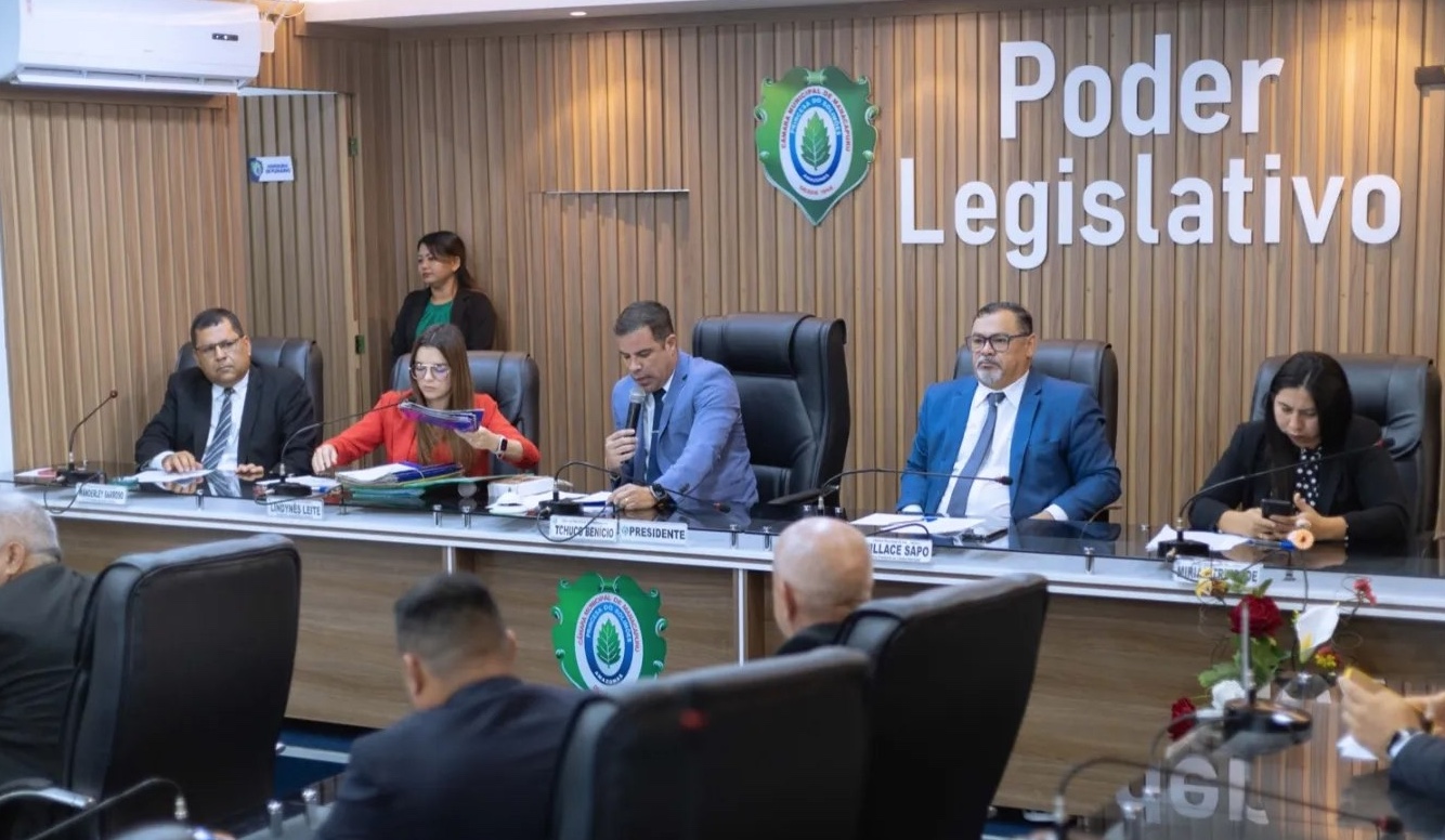 Vereadores de Manacapuru aprovam aumento e dobram o próprio salário para 2025