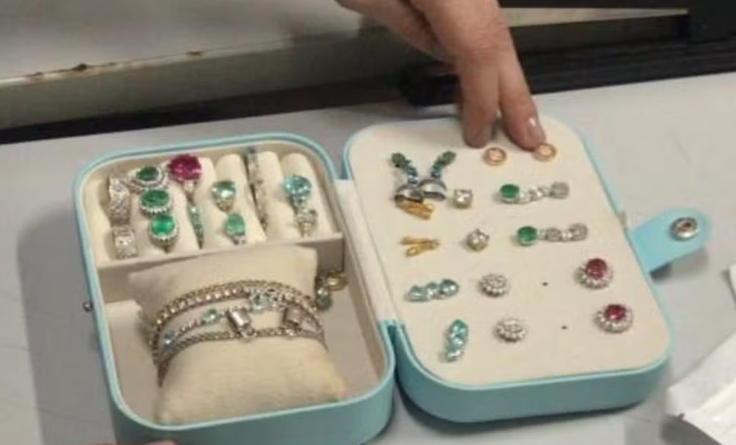 Veja as joias que estavam com delator do PCC morto em aeroporto de SP