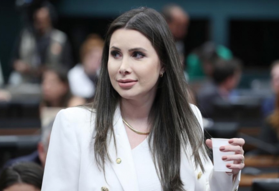 Deputada denuncia ameaças por apoiar PEC do Aborto e ser contra fim da escala 6x1