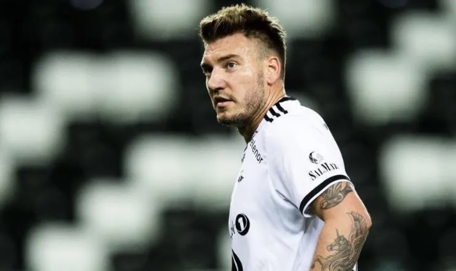 Ex-jogador do Arsenal sofre ataque com faca em Nova York