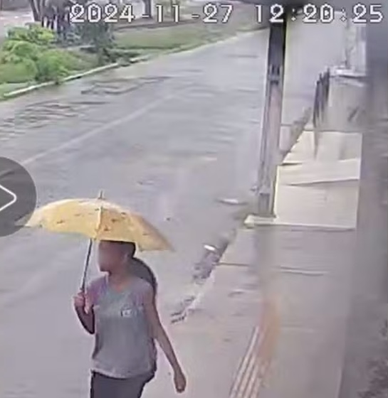 Adolescente desaparece após cair em bueiro durante tempestade