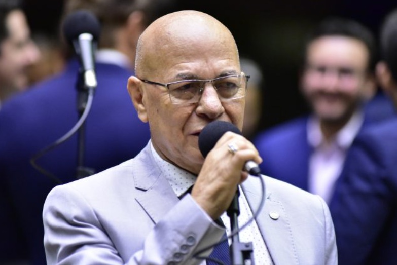 Deputado do PL é acusado de ter relações íntimas com adolescente de 13 anos