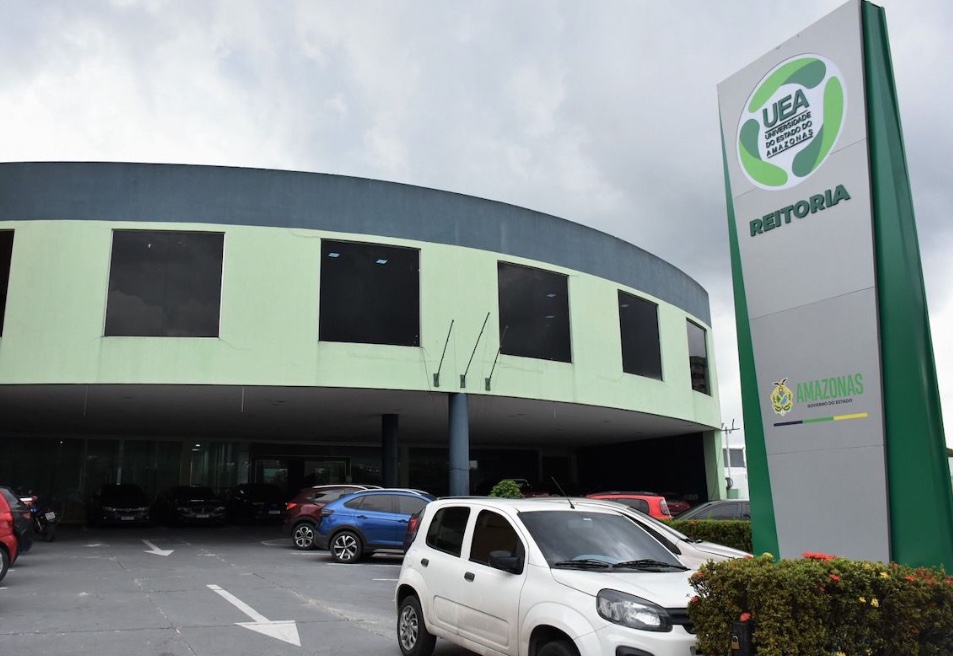 MP apura ausência de postos físicos para inscrições nos vestibulares da UEA