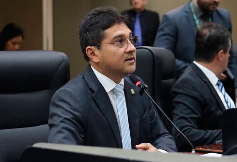 Vereador Jander Lobato assume interinamente a Prefeitura de Manaus 