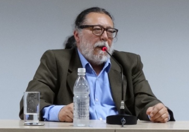 Ricardo Molina ateia fogo em apartamento e é visto com canivete durante briga com esposa