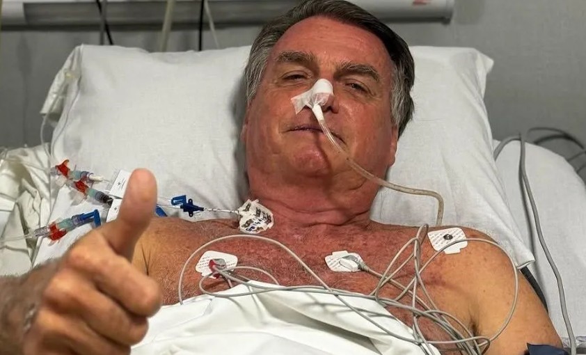 Bolsonaro é submetido à cirurgia em Brasília: "Deve demorar", diz senador