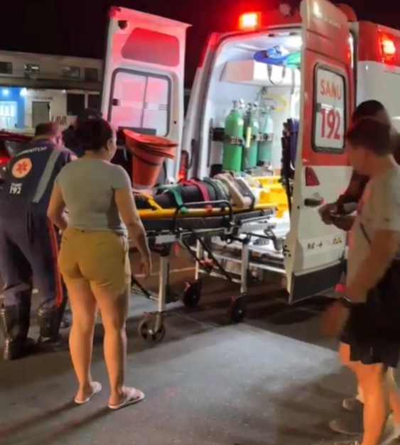 Motociclista atropela estudante sobre faixa de pedestres na Avenida das Flores