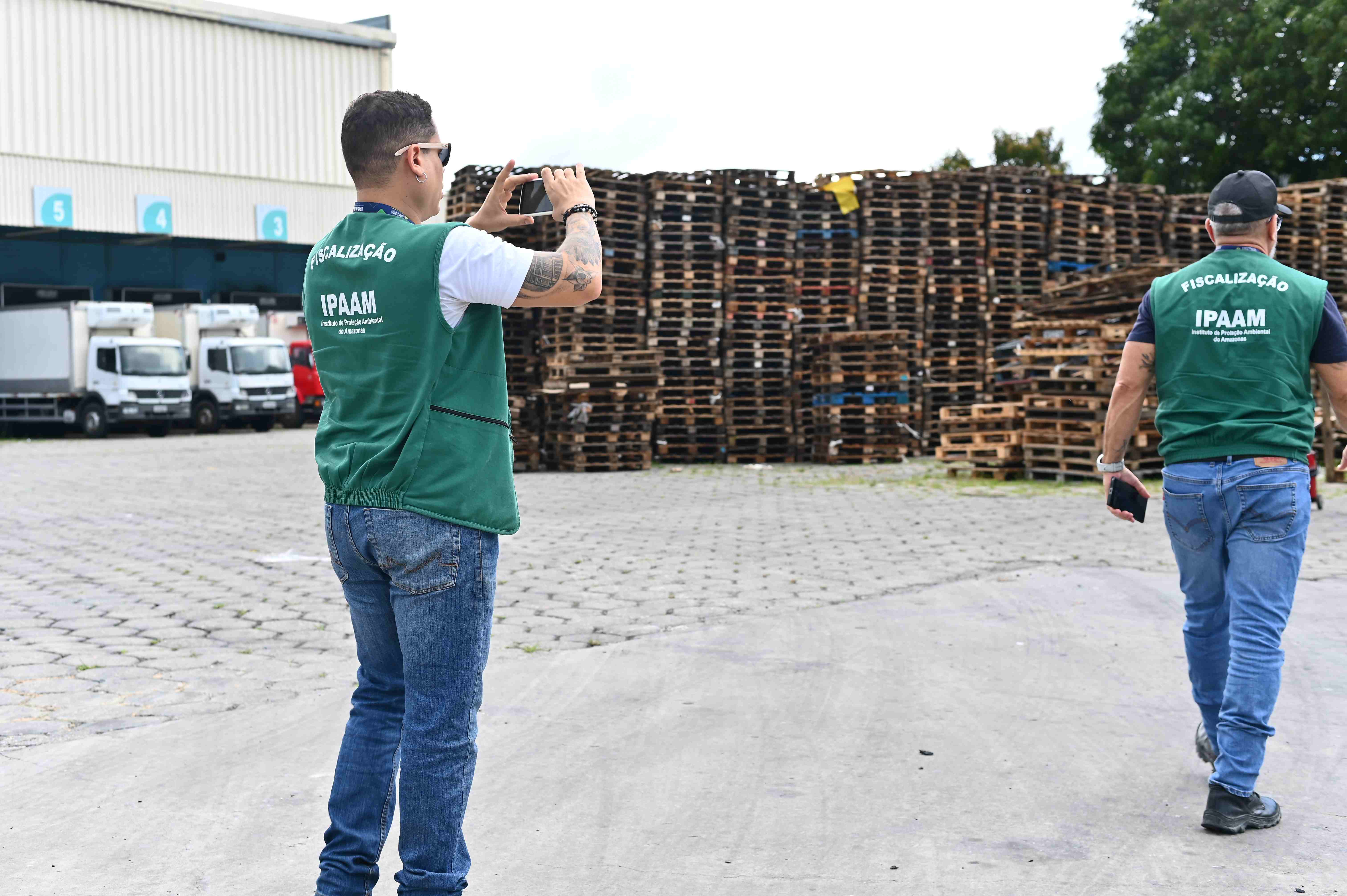 Rede de supermercados é multada em R$ 601,5 mil por operar sem licença ambiental