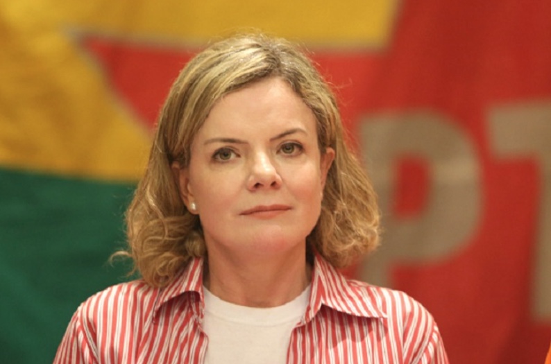 Governo quer priorizar fim da jornada 6x1, diz Gleisi Hoffmann