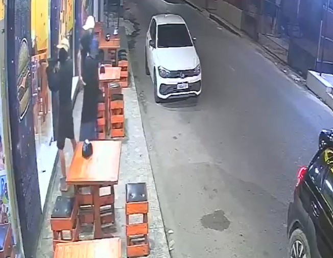 Vídeo: Armados, criminosos tentam invadir lanche e tocam o terror no Valparaíso