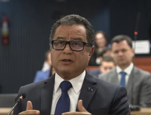 Ex-comandante da Marinha confirma reunião com Bolsonaro, mas nega plano de golpe