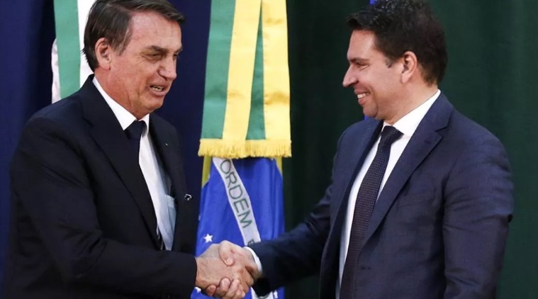 PF encontra áudio de Bolsonaro e Ramagem sobre tentativa de blindar Flávio